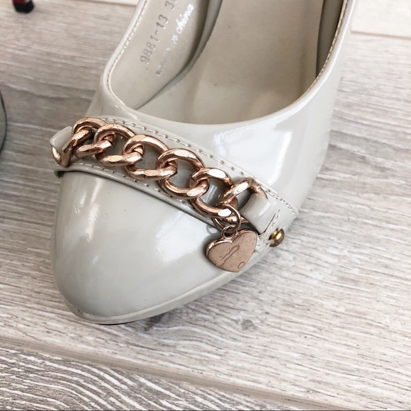 KAWAI Creme heels w/ dust bag - Picture 3 of 8